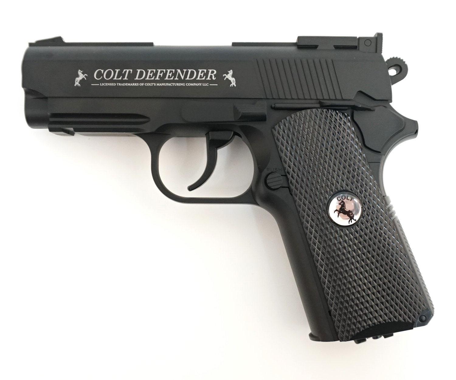 Пневмо пистолеты. Umarex Colt Defender 4,5 мм. Пневмат Colt Defender. Пневматический пистолет Кольт Дефендер. Пистолет Umarex Colt.